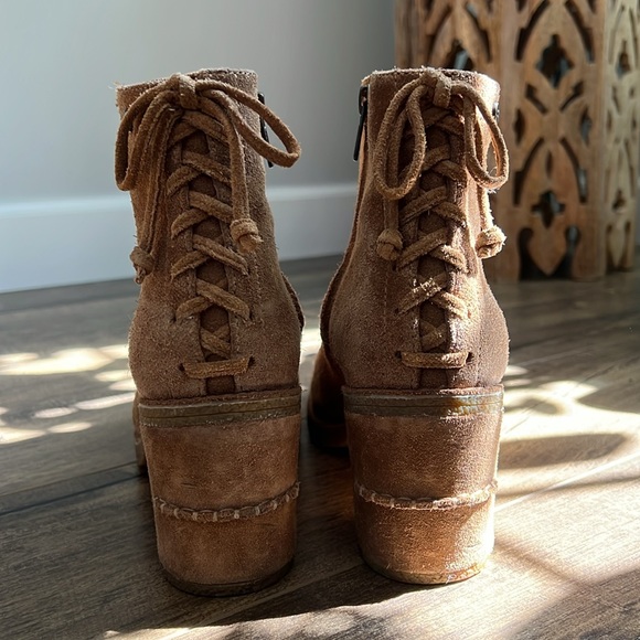 Uggs Suade Tan Booties - Picture 6 of 10